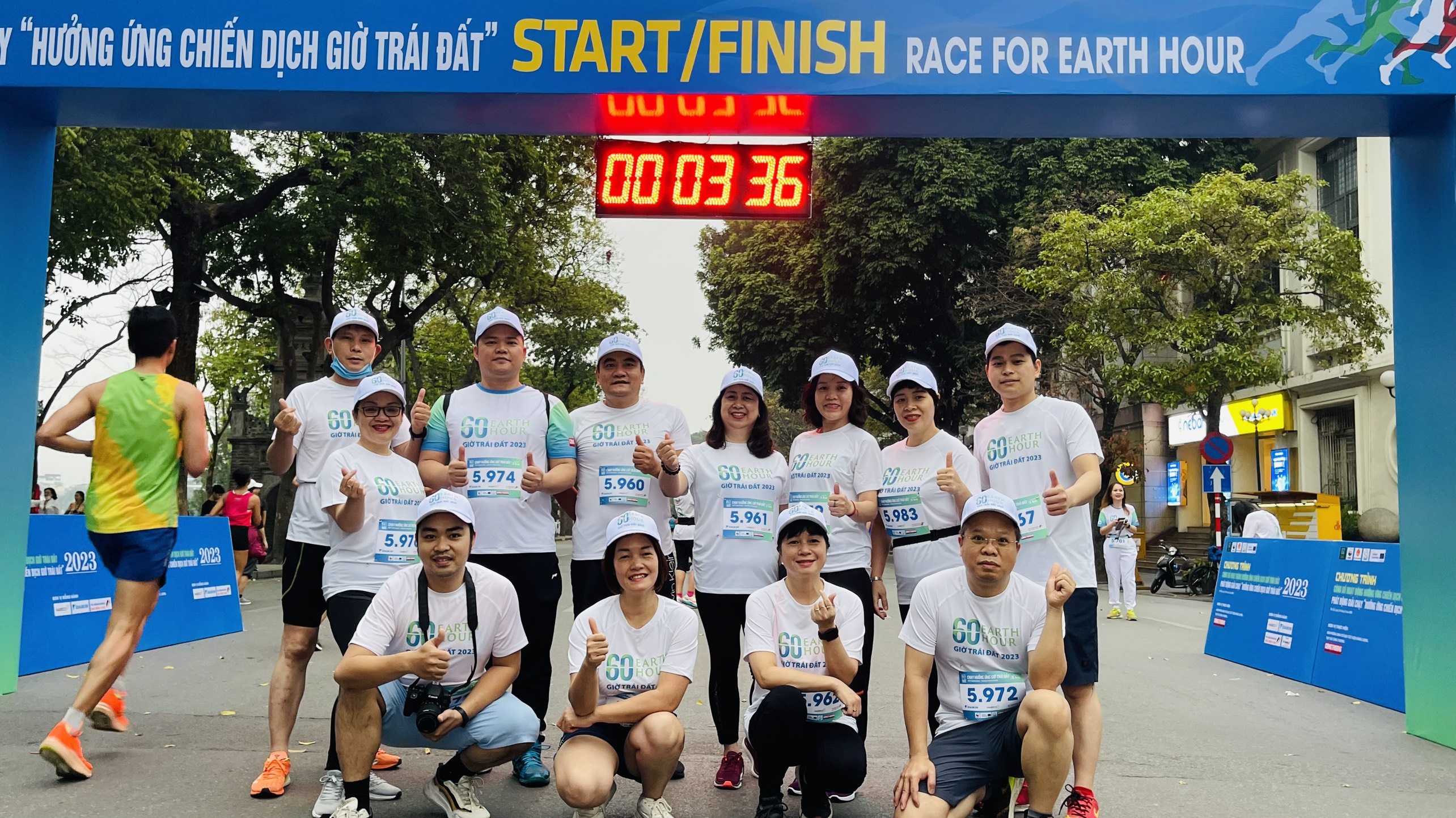 Cán bộ, viên chức và người lao động Viện Nghiên cứu Chiến lược, Chính sách Công Thương tham gia giải chạy hưởng ứng chiến dịch Giờ trái đất năm 2023