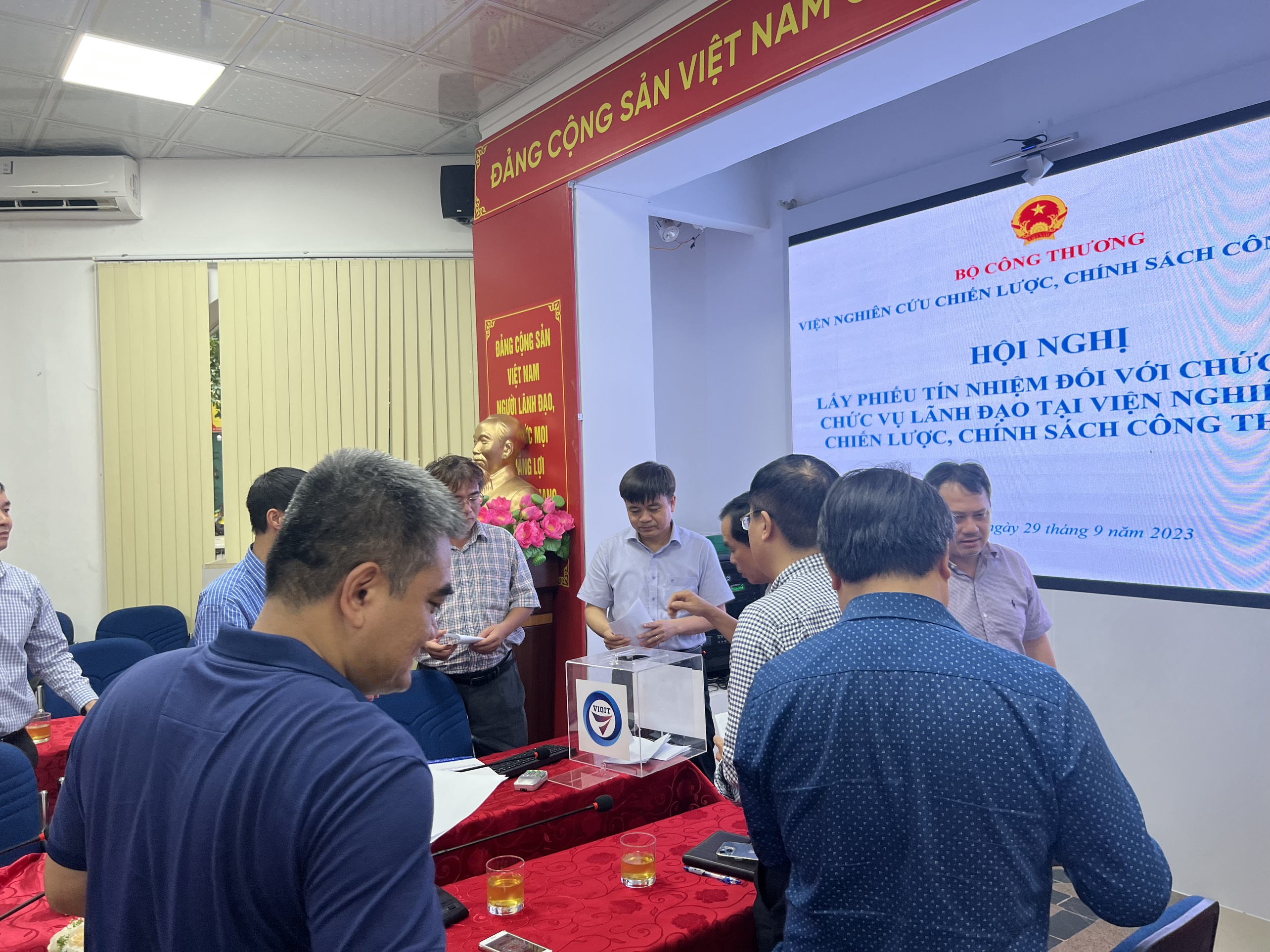 Viện Nghiên cứu chiến lược, chính sách Công Thương tổ chức Hội nghị lấy phiếu tín nhiệm đối với chức danh, chức vụ lãnh đạo, quản lý theo Quyết định số 96-QĐ/TW ngày 02/02/2023 của Bộ Chính trị