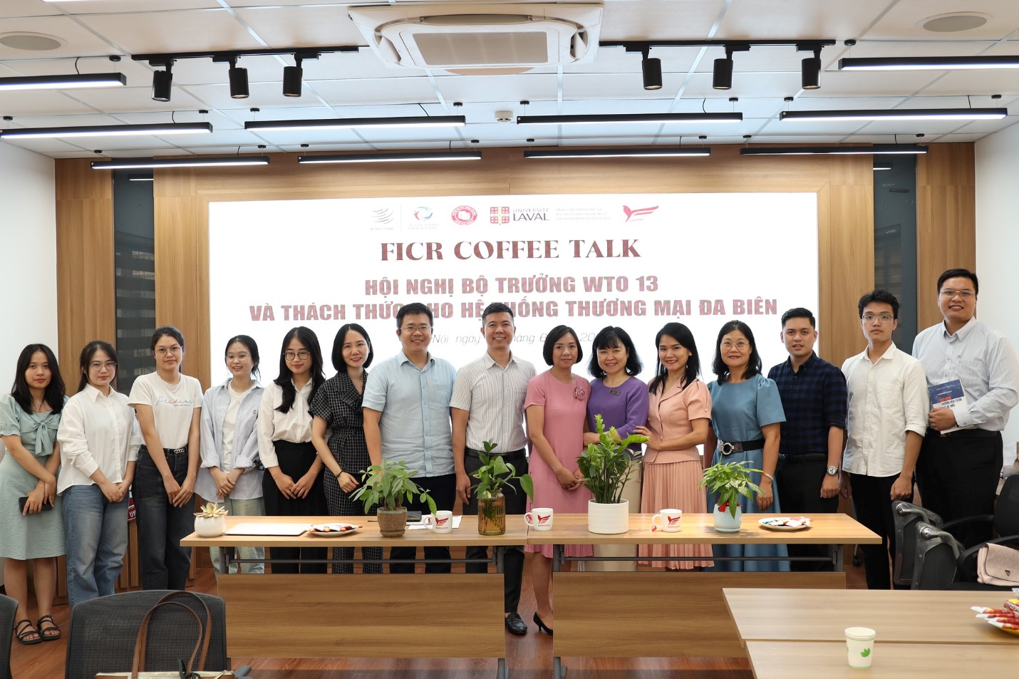 Hội thảo “Hội nghị Bộ trưởng WTO 13 và thách thức của hệ thống thương mại đa biên”