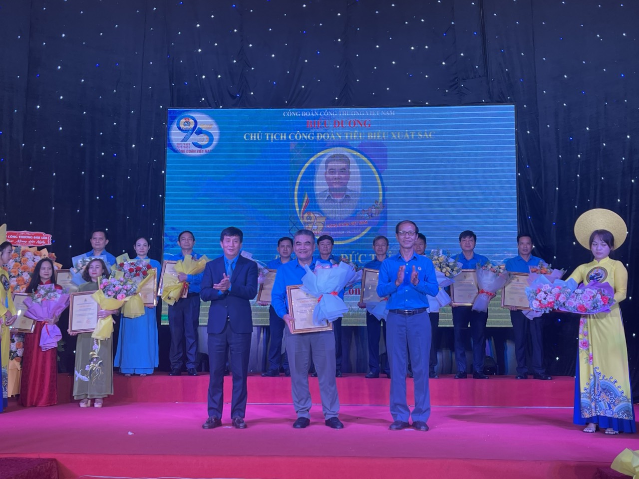 Hội nghị sơ kết công tác 6 tháng Công đoàn Công thương Việt Nam và vinh danh 95 cán bộ công đoàn tiêu biểu