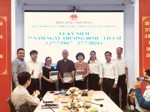 Viện Nghiên cứu chiến lược, chính sách Công Thương tổ chức Lễ kỷ niệm 77 năm ngày Thương binh Liệt sĩ (27/7/1947 - 27/7/2024)