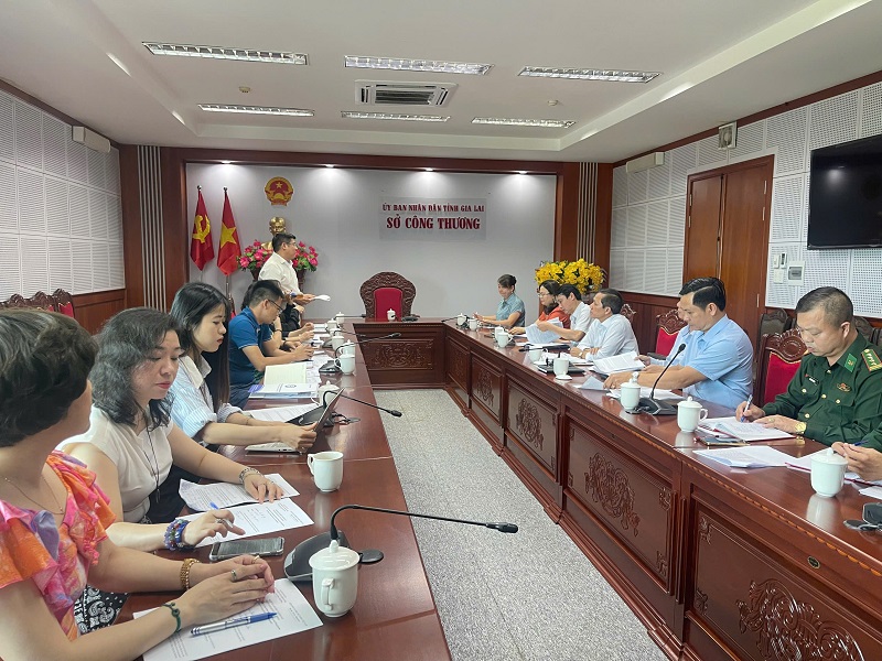 Đoàn công tác của Viện làm việc, khảo sát tại các tỉnh tại các tỉnh Kon Tum, Gia Lai, Đắk Lắk, Đắk Nông thực hiện dự án “Tạo thuận lợi và tăng cường hiệu quả thương mại biên giới giữa Việt Nam với Trung Quốc, Lào và Campuchia”