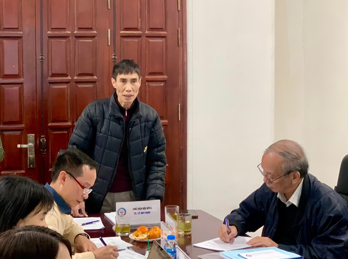 Nghiệm thu cấp viện nhiệm vụ “ Xây dựng cơ chế, chính sách phát triển các ngành công nghiệp mới như: sản xuất chip, bán dẫn, sản xuất rô-bốt, công nghiệp môi trường, công nghiệp năng lượng tái tạo, vật liệu mới… cho Vùng đồng bằng sông Hồng”