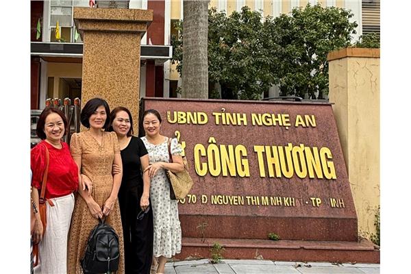 Đoàn công tác thực hiện nhiệm vụ “Đánh giá, đề xuất chính sách hỗ trợ DNVV thực hiện các giải pháp TKNL, cơ chế chính sách khuyến khích, thúc đẩy hợp tác công tư trong thực hiện các giải pháp TKNL và tích hợp NLTT”