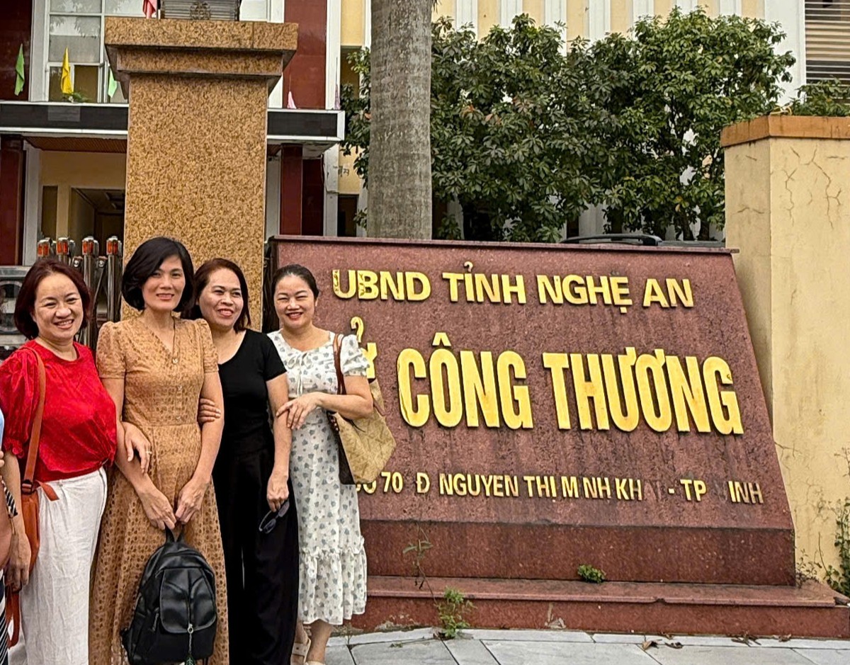 Đoàn công tác thực hiện nhiệm vụ “Đánh giá, đề xuất chính sách hỗ trợ DNVV thực hiện các giải pháp TKNL, cơ chế chính sách khuyến khích, thúc đẩy hợp tác công tư trong thực hiện các giải pháp TKNL và tích hợp NLTT”